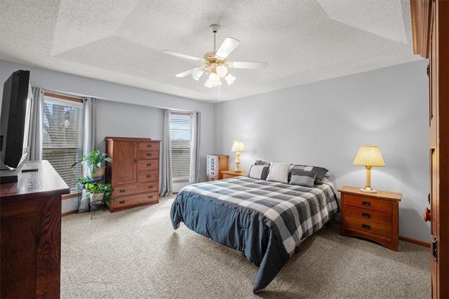 909 E Cothrell Street, Olathe, KS 66061