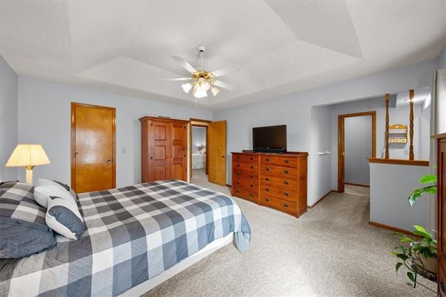 909 E Cothrell Street, Olathe, KS 66061