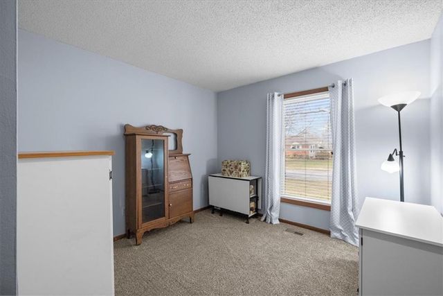 909 E Cothrell Street, Olathe, KS 66061