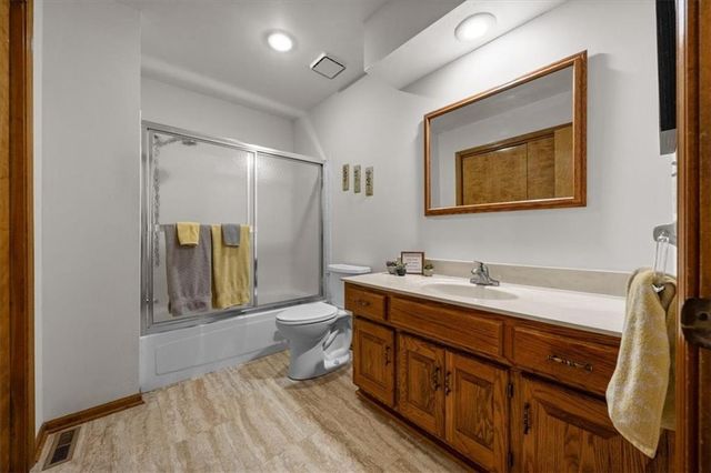 909 E Cothrell Street, Olathe, KS 66061