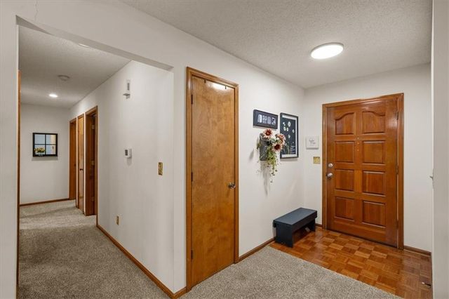 909 E Cothrell Street, Olathe, KS 66061