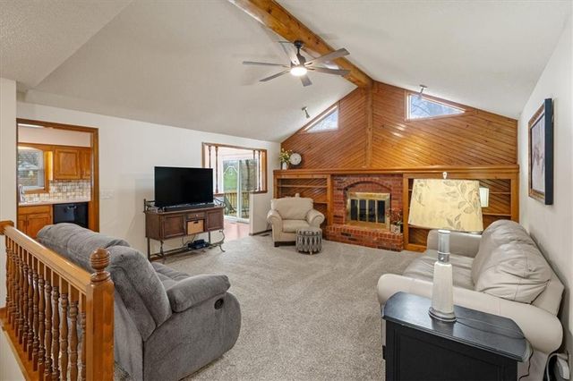 909 E Cothrell Street, Olathe, KS 66061