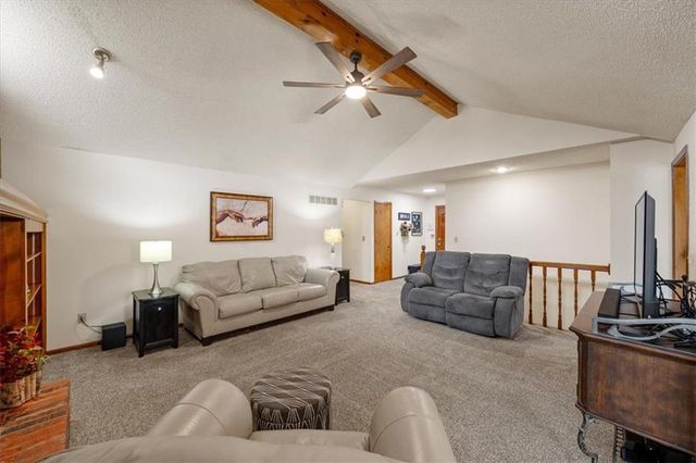 909 E Cothrell Street, Olathe, KS 66061