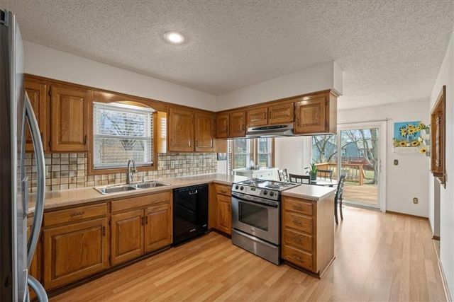 909 E Cothrell Street, Olathe, KS 66061