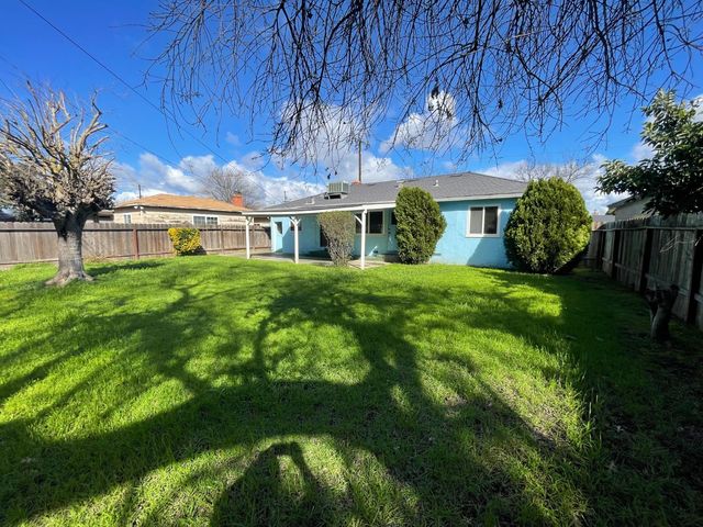 4119 N Commerce St, Stockton, CA 95204