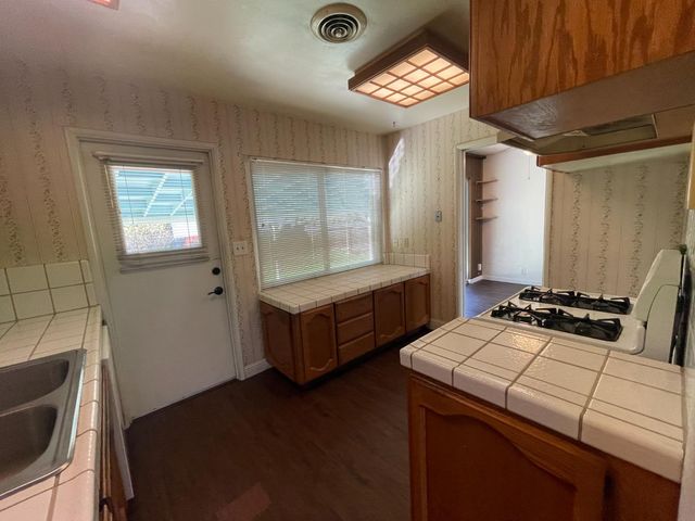 4119 N Commerce St, Stockton, CA 95204