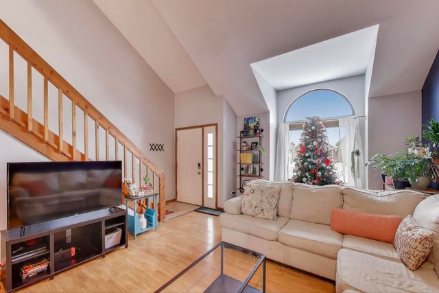 174 Dunbar Lane, East Dundee, IL 60118