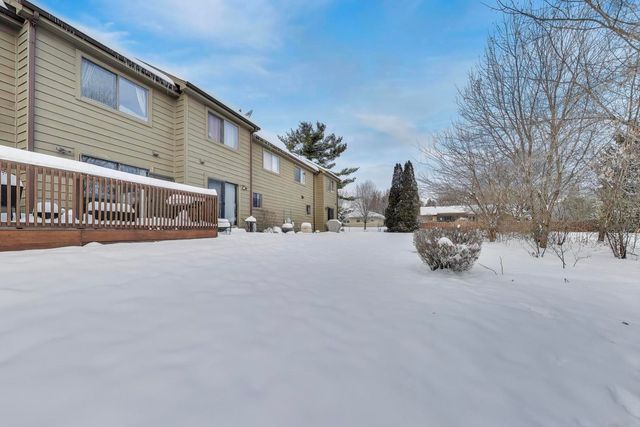 174 Dunbar Lane, East Dundee, IL 60118