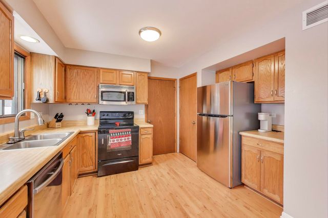 174 Dunbar Lane, East Dundee, IL 60118