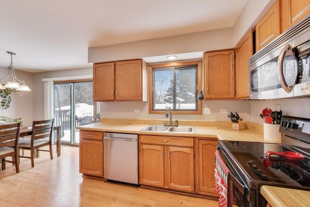 174 Dunbar Lane, East Dundee, IL 60118