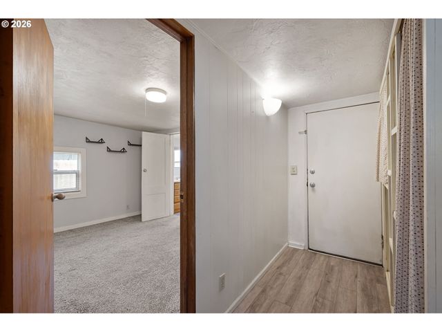 2421 KINCAID St, Eugene, OR 97405