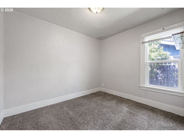 2421 KINCAID St, Eugene, OR 97405