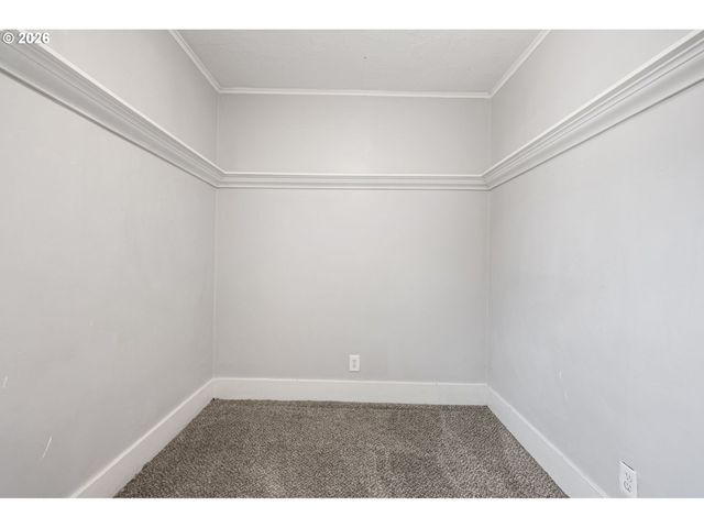 2421 KINCAID St, Eugene, OR 97405