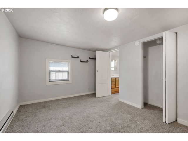 2421 KINCAID St, Eugene, OR 97405