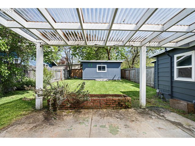 2421 KINCAID St, Eugene, OR 97405