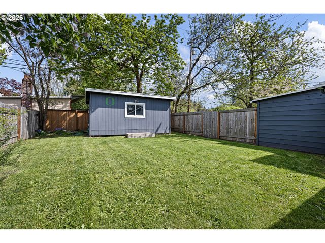 2421 KINCAID St, Eugene, OR 97405