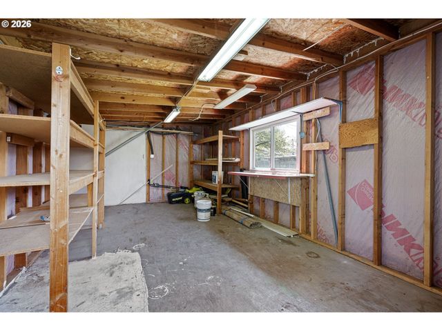 2421 KINCAID St, Eugene, OR 97405