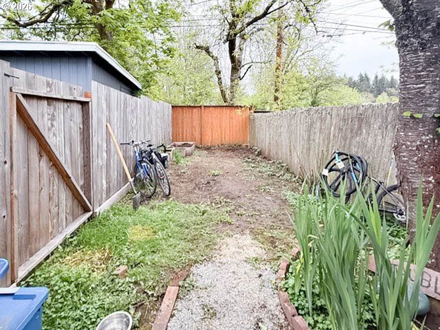 2421 KINCAID St, Eugene, OR 97405