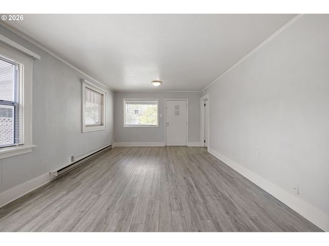 2421 KINCAID St, Eugene, OR 97405