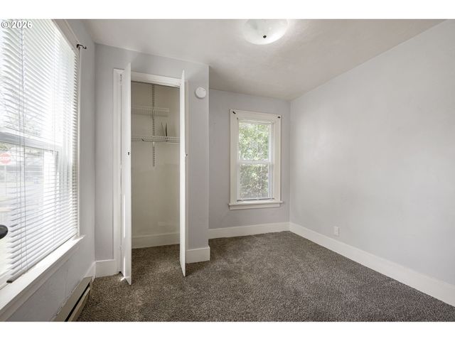 2421 KINCAID St, Eugene, OR 97405