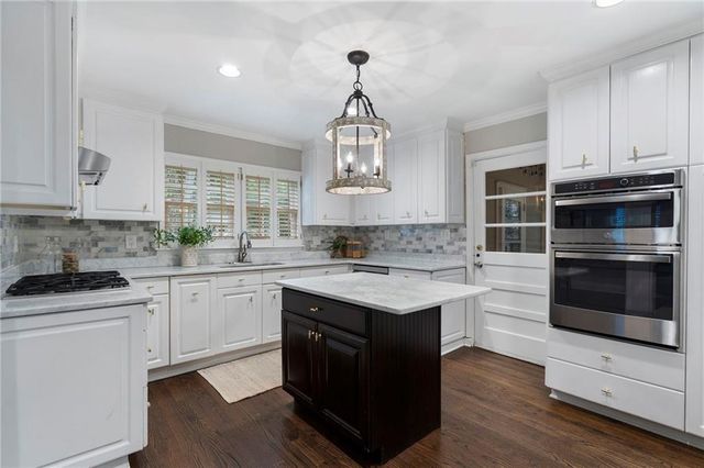 82 Lakeland NW Drive, Atlanta, GA 30305