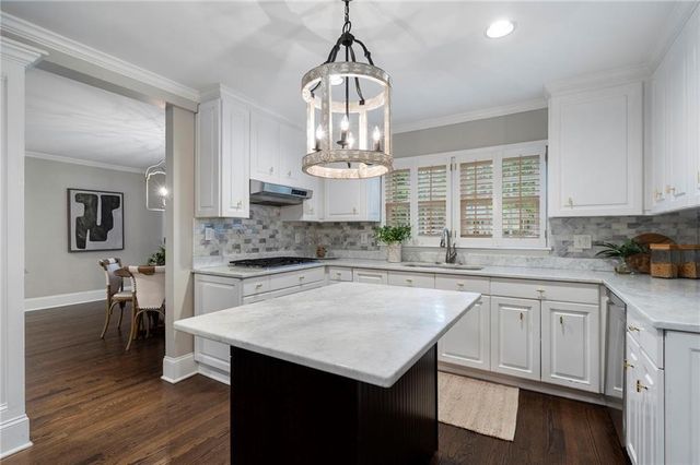 82 Lakeland NW Drive, Atlanta, GA 30305