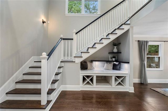 82 Lakeland NW Drive, Atlanta, GA 30305