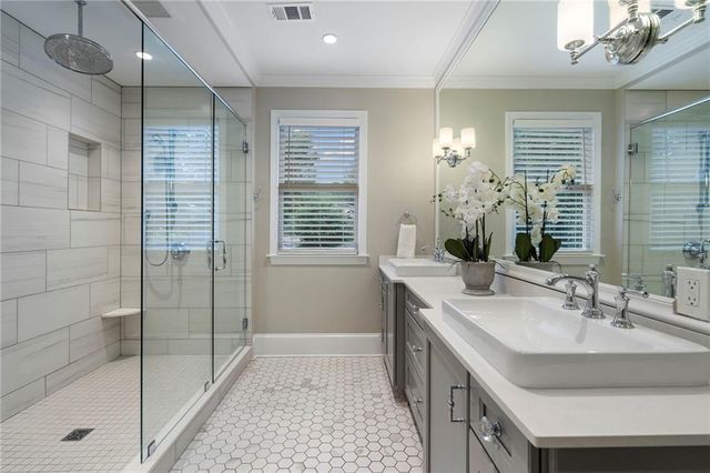 82 Lakeland NW Drive, Atlanta, GA 30305