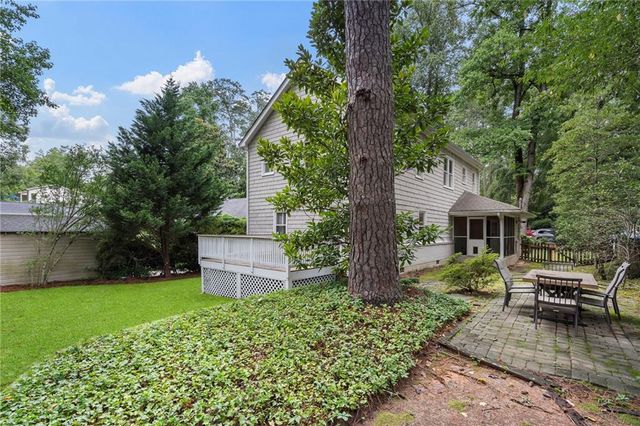 82 Lakeland NW Drive, Atlanta, GA 30305