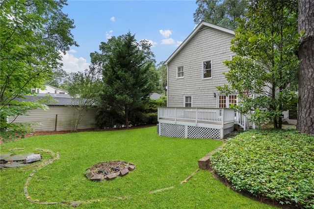 82 Lakeland NW Drive, Atlanta, GA 30305