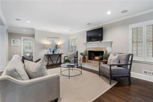 82 Lakeland NW Drive, Atlanta, GA 30305