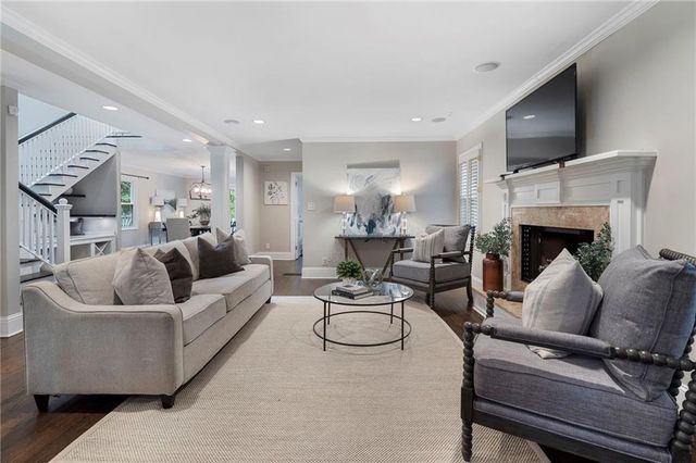 82 Lakeland NW Drive, Atlanta, GA 30305