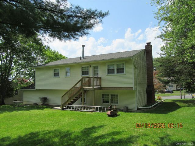10 Liberty Court, Washingtonville, NY 10992