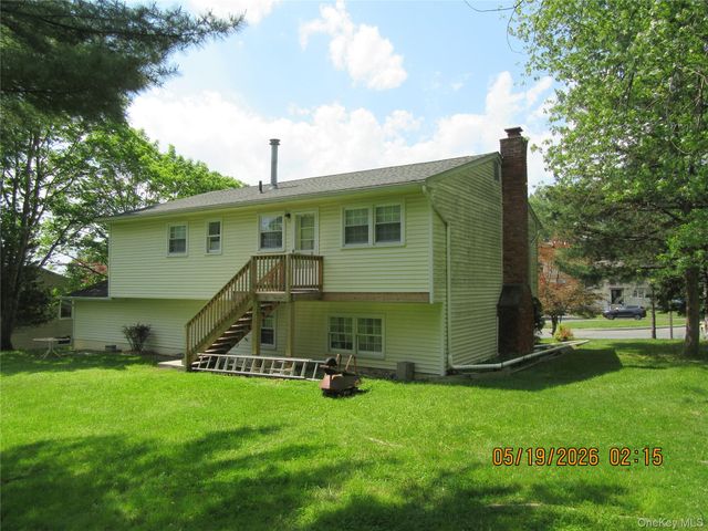 10 Liberty Court, Washingtonville, NY 10992