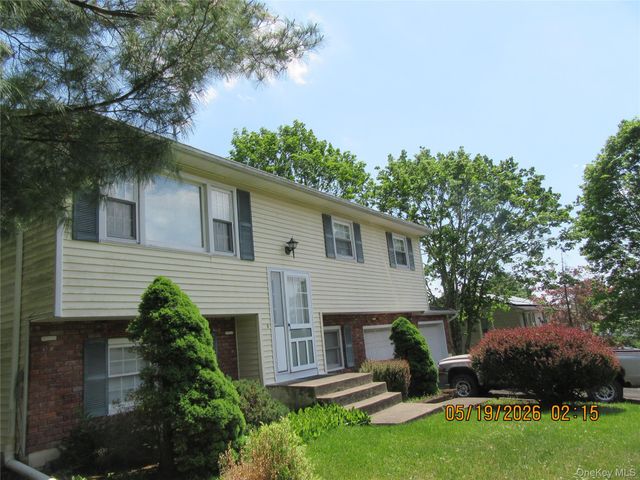 10 Liberty Court, Washingtonville, NY 10992