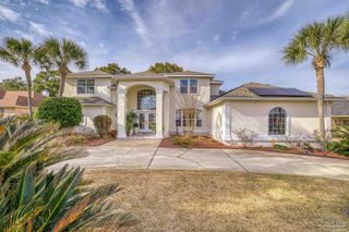 22 Bartlett Cir, Pensacola, FL 32505