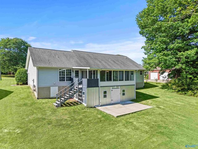 1953 Putter Circle NE, Arab, AL 35016
