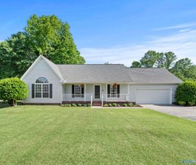 1953 Putter Circle NE, Arab, AL 35016