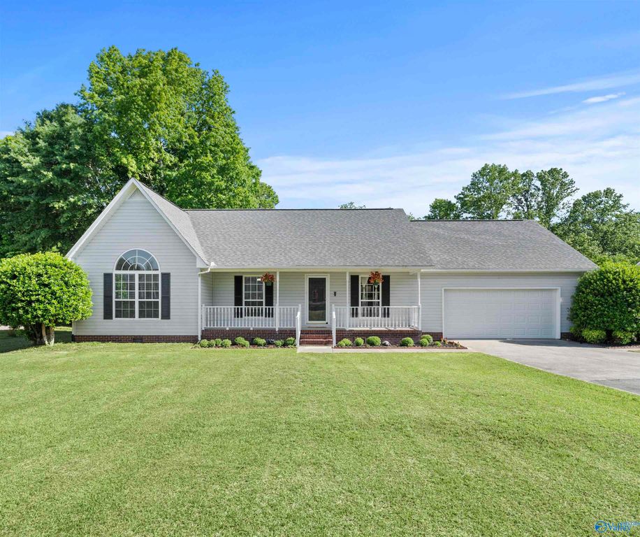 1953 Putter Circle NE, Arab, AL 35016