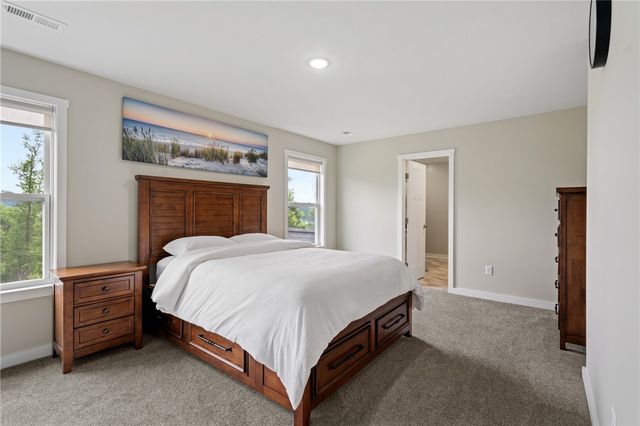 5052 Chalfant Ln, Hampton, PA 15044