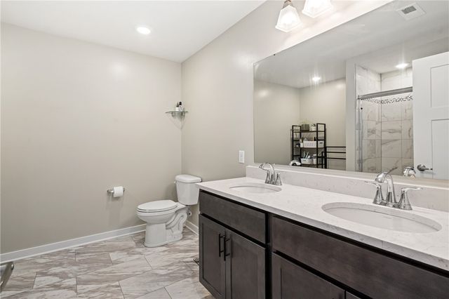 5052 Chalfant Ln, Hampton, PA 15044