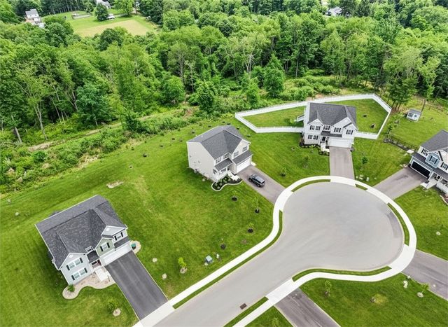 5052 Chalfant Ln, Hampton, PA 15044