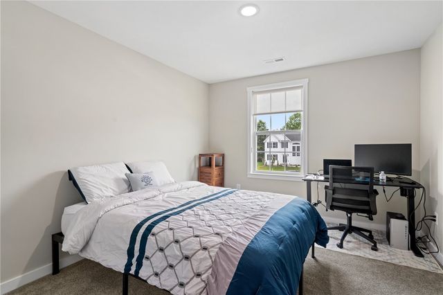 5052 Chalfant Ln, Hampton, PA 15044