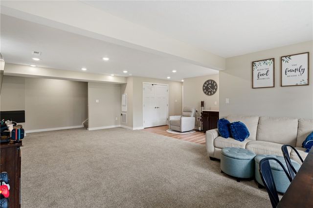 5052 Chalfant Ln, Hampton, PA 15044
