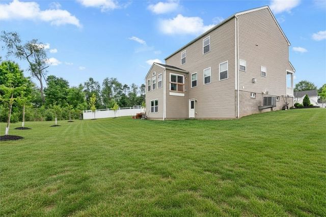 5052 Chalfant Ln, Hampton, PA 15044