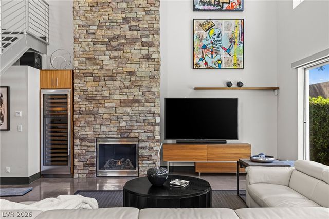 1425 Canyon Ledge Court, Las Vegas, NV 89117