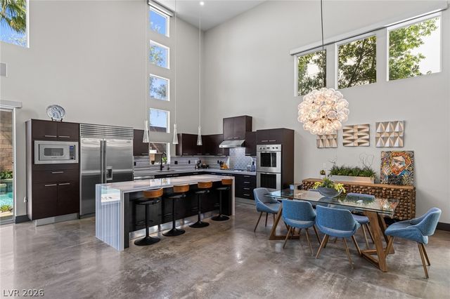 1425 Canyon Ledge Court, Las Vegas, NV 89117