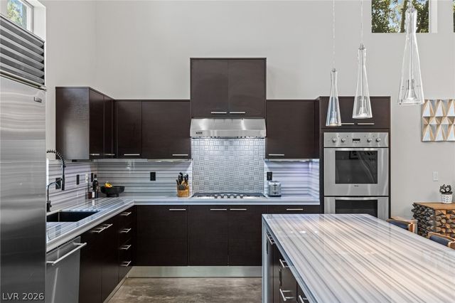 1425 Canyon Ledge Court, Las Vegas, NV 89117