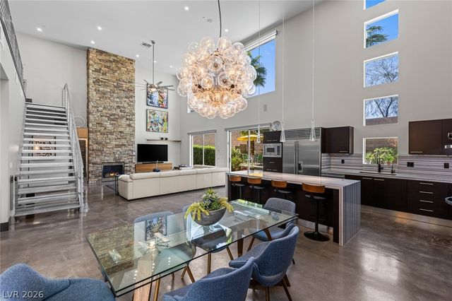 1425 Canyon Ledge Court, Las Vegas, NV 89117