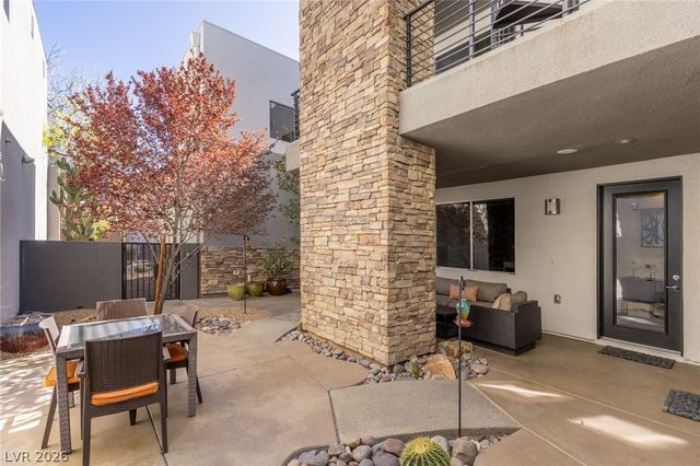 1425 Canyon Ledge Court, Las Vegas, NV 89117